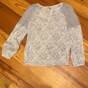 Lucky Brand white top blue flowers sz. M